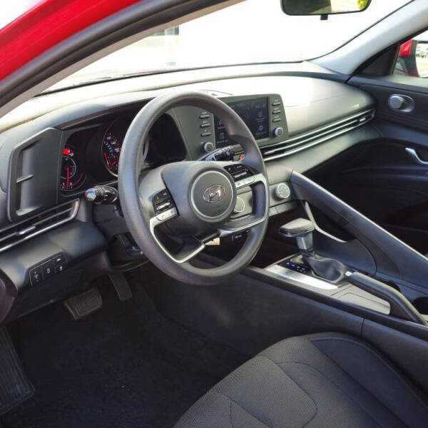 2021 Hyundai Elantra SE