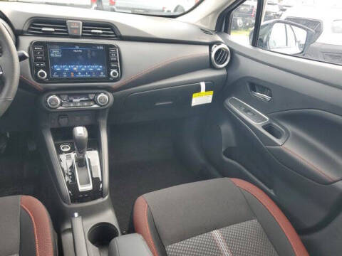 2025 Nissan Versa SR