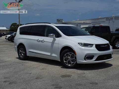 2022 Chrysler Pacifica for sale at GATOR'S IMPORT SUPERSTORE in Melbourne FL