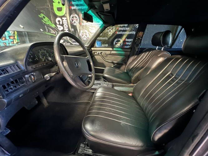 1982 Mercedes-Benz 300-Class