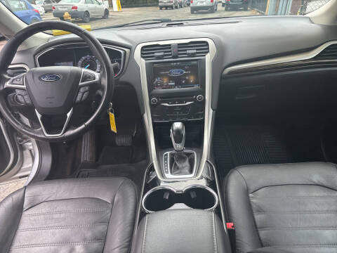 2014 Ford Fusion SE