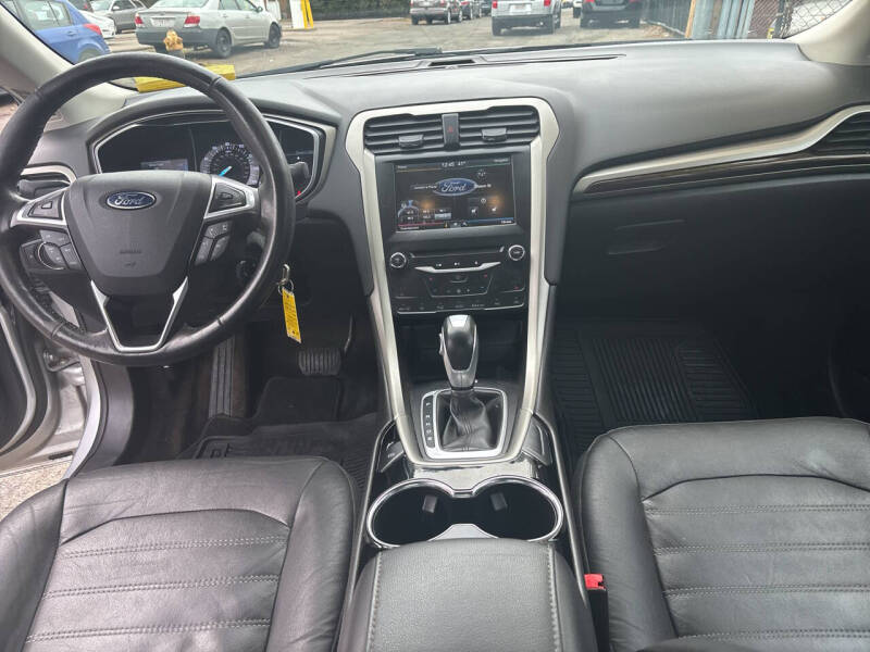 2014 Ford Fusion SE