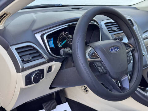 2014 Ford Fusion SE