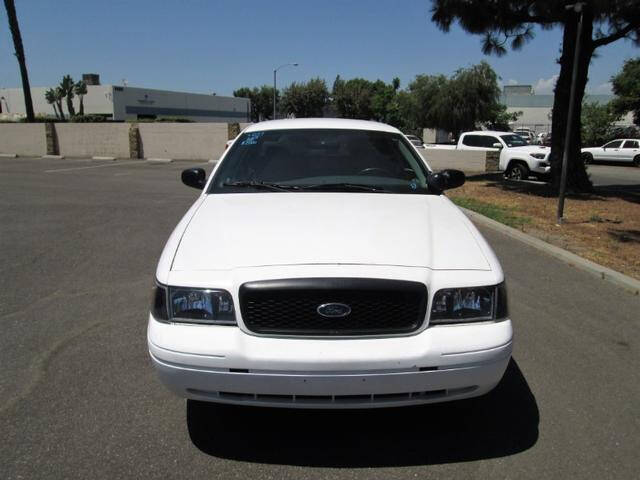2003 Ford Crown Victoria's photo