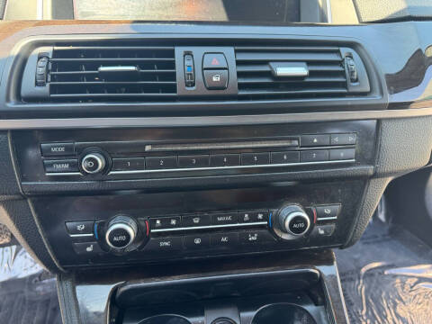 2016 BMW 5 Series 528i