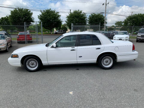 2001 Ford Crown Victoria for sale at Mike's Auto Sales of Charlotte in Charlotte NC