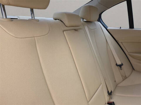 2015 BMW 3 Series 320i