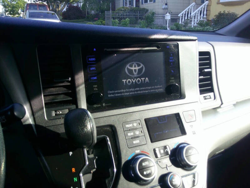 2015 Toyota Sienna