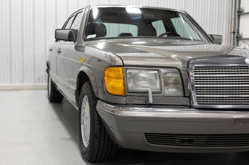 1988 Mercedes-Benz 560-Class 560 SEL
