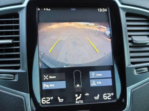 2019 Volvo XC90 T6 Momentum