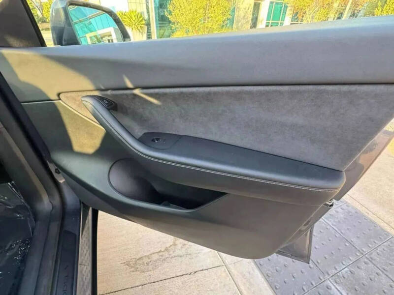 2024 Tesla Model Y Performance