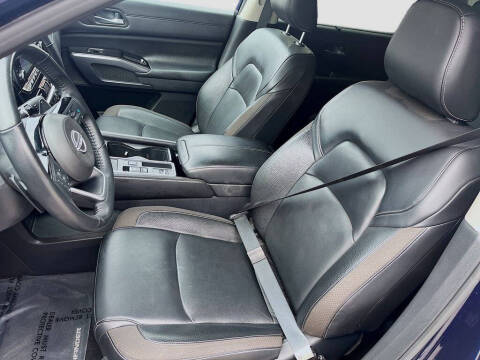 2022 Nissan Pathfinder SL