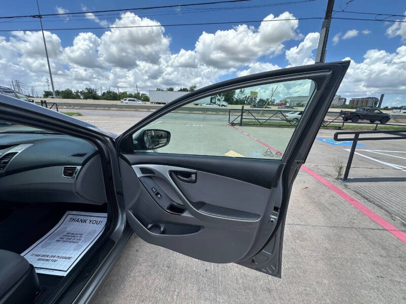 2014 Hyundai Elantra SE