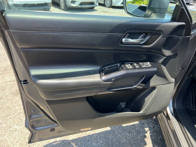 2022 Nissan Pathfinder SV