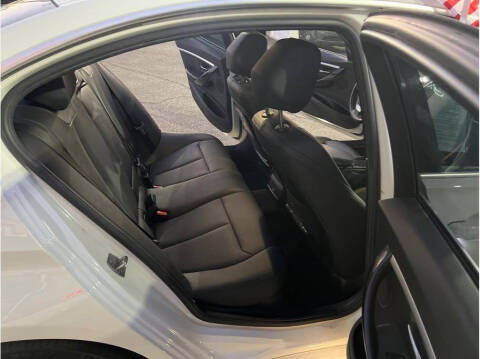 2018 BMW 3 Series 330i