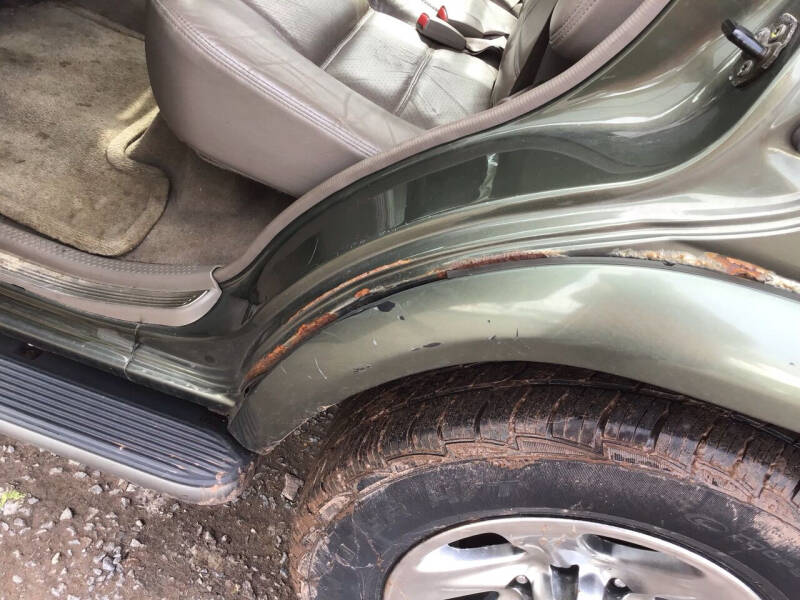 2004 Nissan Pathfinder LE Platinum