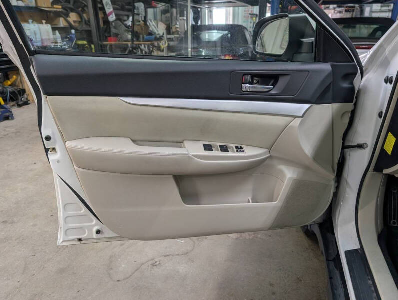 2011 Subaru Outback 2.5i Premium