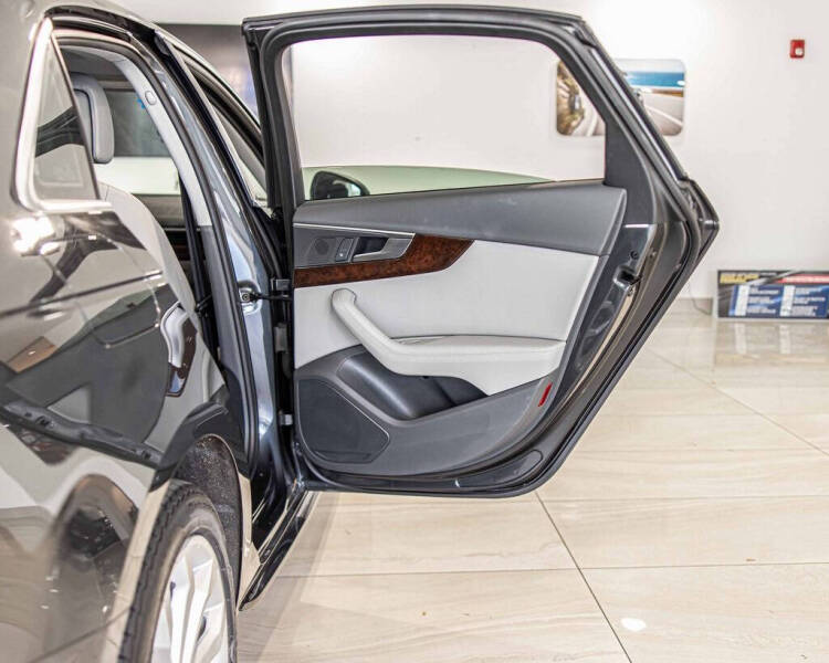 2019 Audi A4 quattro Premium Plus 45 TFSI