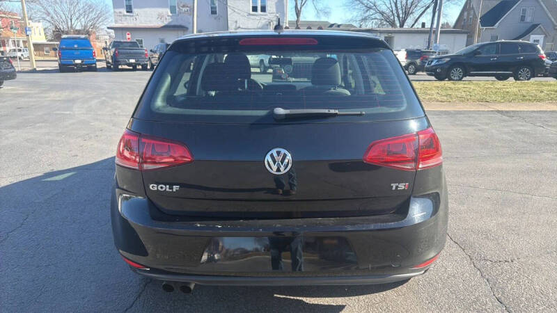 2016 Volkswagen Golf TSI S