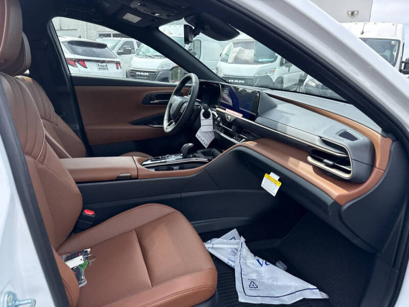 2026 Toyota Crown Signia XLE