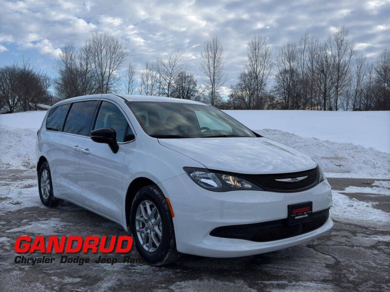 2026 Chrysler Voyager LX's photo