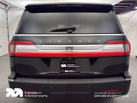 2019 Lincoln Navigator Select