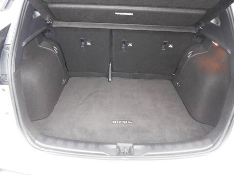 2021 Nissan Kicks SR