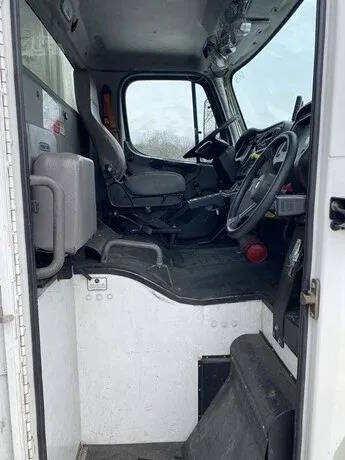 2015 Freightliner M2 106
