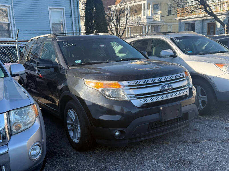 2013 Ford Explorer XLT's photo