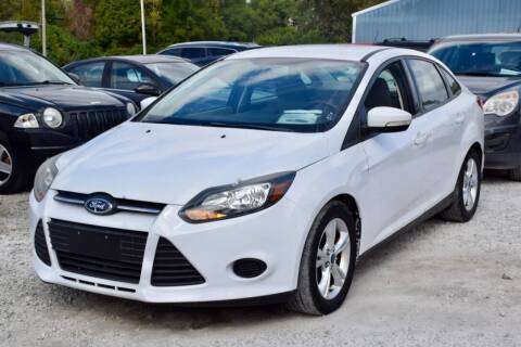 2014 Ford Focus for sale at PINNACLE ROAD AUTOMOTIVE LLC in Moraine OH