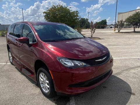 2022 Chrysler Voyager LX