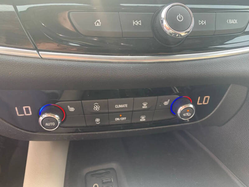 2021 Buick Enclave Essence