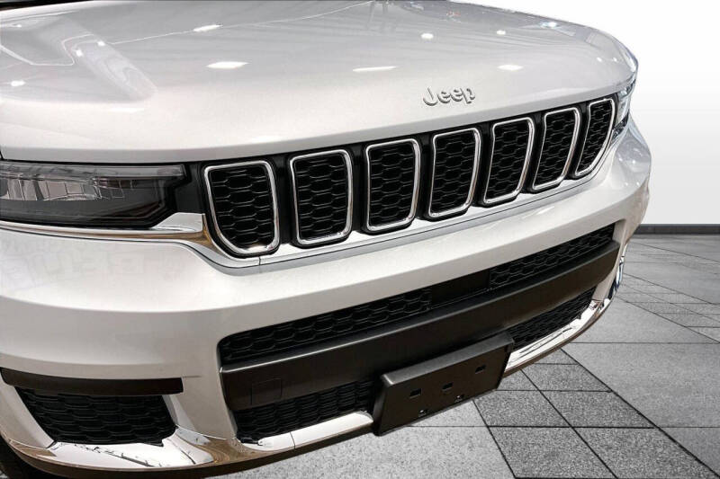 2025 Jeep Grand Cherokee L Laredo