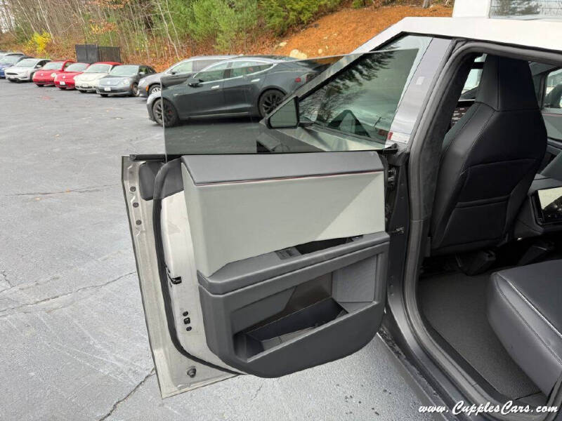 2025 Tesla Cybertruck