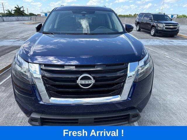 2025 Nissan Pathfinder SV