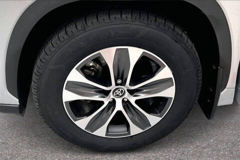 2023 Toyota Highlander Hybrid XLE