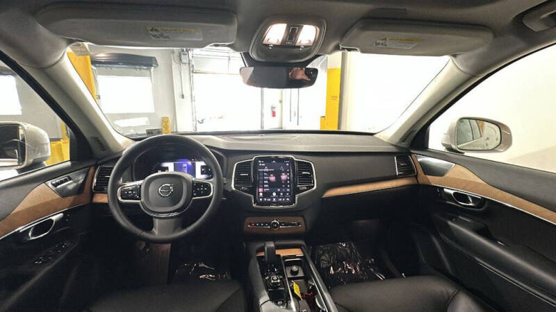 2023 Volvo XC90 B6 Plus Bright Theme 6P