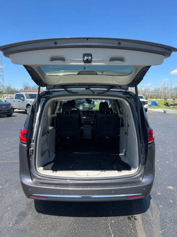 2023 Chrysler Pacifica Touring L