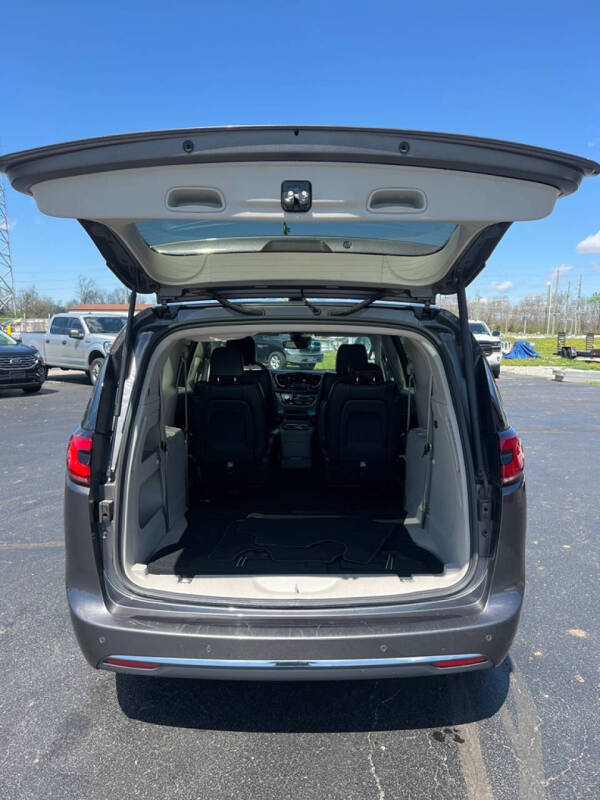 2023 Chrysler Pacifica Touring L