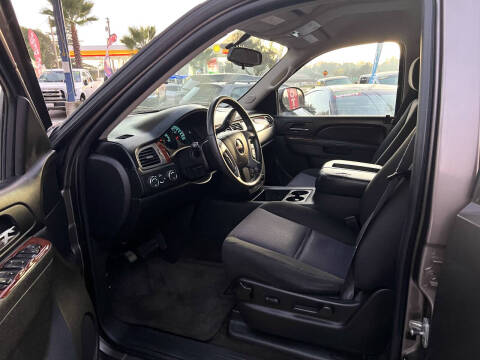 2011 GMC Yukon XL SLE