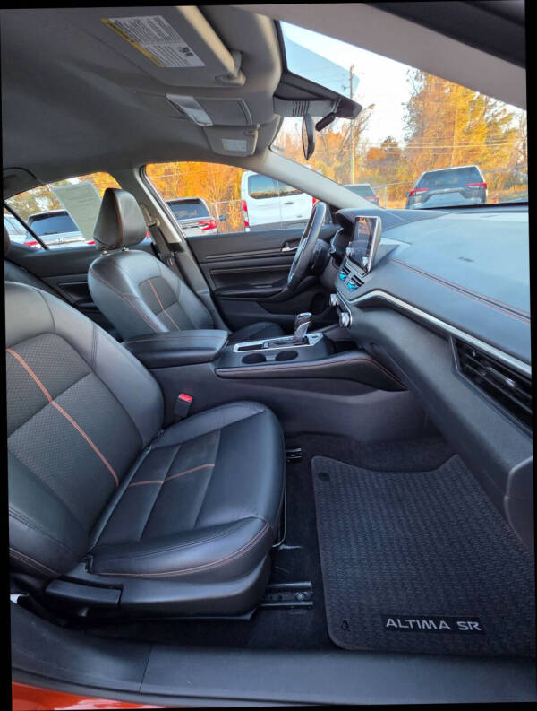 2022 Nissan Altima 2.5 SR