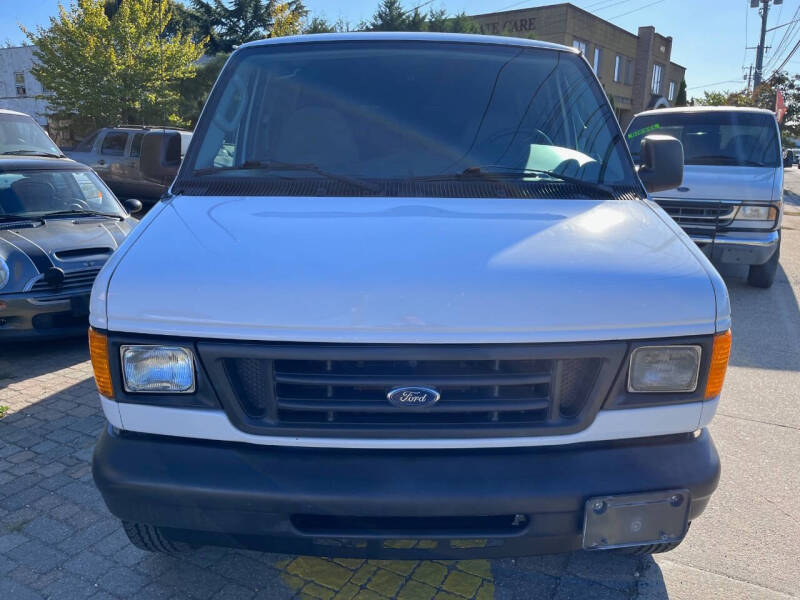 2004 Ford E-Series E-350 SD