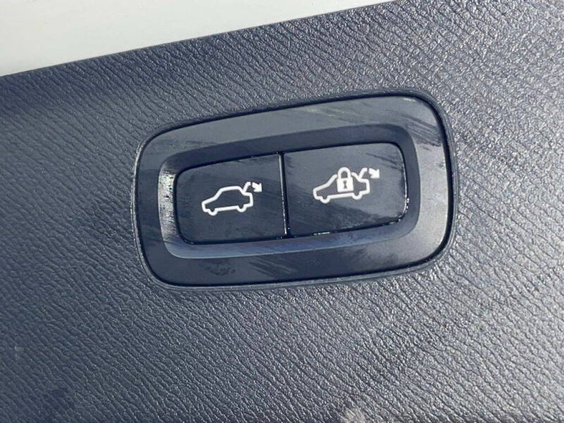 2018 Volvo XC90 T8 eAWD Inscription