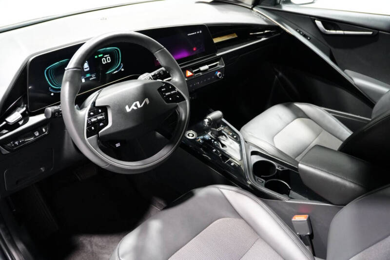 2023 Kia Niro EX