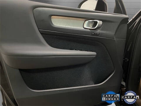 2025 Volvo XC40 B5 Plus Bright Theme