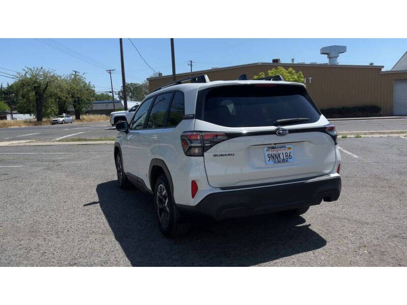 2025 Subaru Forester Premium