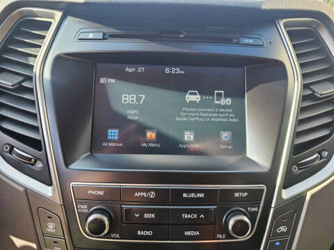 2017 Hyundai Santa Fe SE