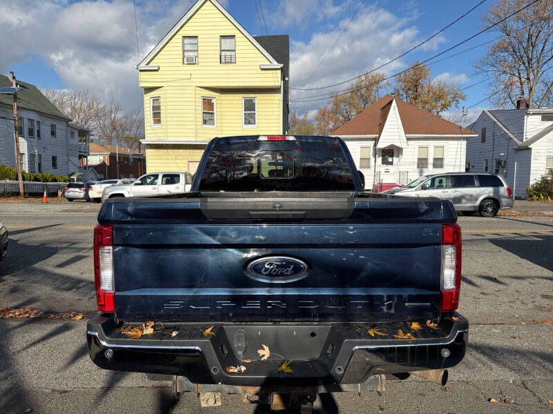 2017 Ford F-250 Super Duty XLT photo 6