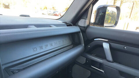 2024 Land Rover Defender 130 P400 X-Dynamic SE