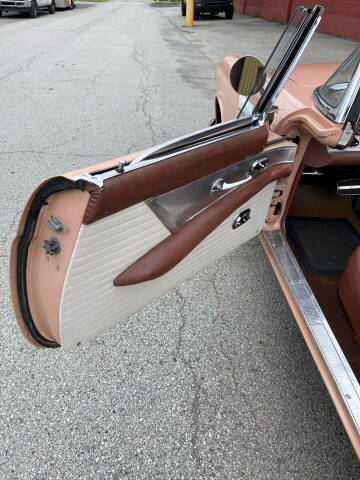 1956 Ford Thunderbird